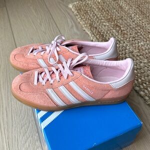 Adidas Gazelles pink/clay size 7